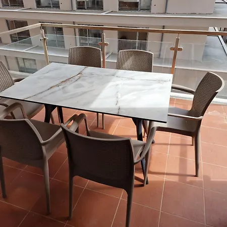 Aurora Kune Apartment *
