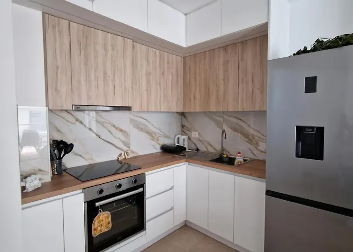 Aurora Kune * Shëngjin